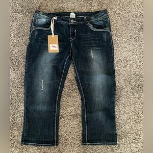 NWT H2J Capri Jeans 17 18 Stretch Dark Blue Denim Factory Scored